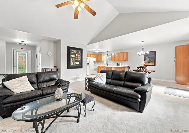 Photo 4 of Single family home for sale at 3799 Arlington Ave, Fort Gratiot, MI 48059 | MLS# 20261064937 | Listing updated on 2026-09-12