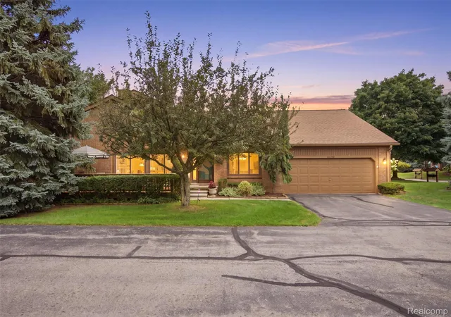 Photo 1 of Sale Pending at 2195 London Brg Dr, Rochester Hills, MI 48307 | MLS# 20261064939 | Listing updated on 2026-08-30