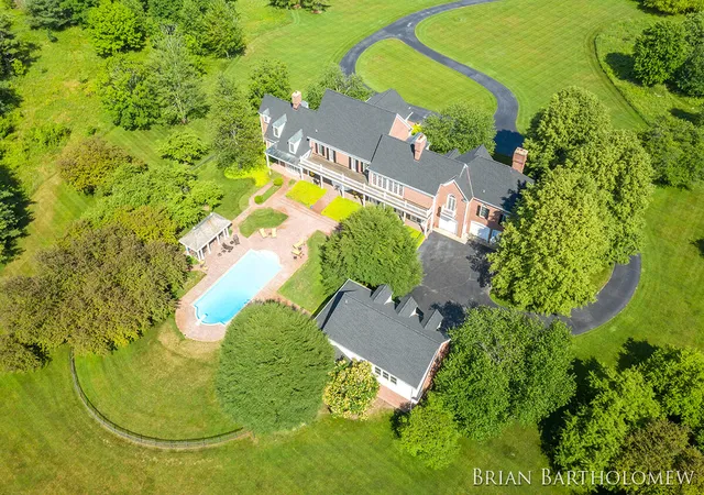 Photo 1 of Mansion for sale at 560 Saddlebrook Dr Ne, Ada, MI 49301 | MLS# 65026042986 | Listing updated on 2026-08-17