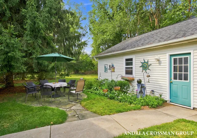 Photo 4 of Single family home for sale at 459 Summer Grv Dr, Douglas, MI 49406 | MLS# 71026042988 | Listing updated on 2026-09-10