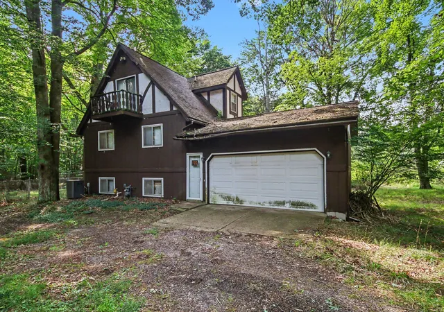 Photo 1 of Single family home for sale at 6700 Wildwood Dr, West Olive, MI 49460 | MLS# 66026042992 | Listing updated on 2026-08-15