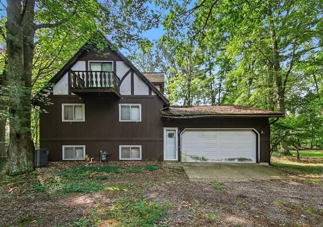 Photo 33 of Single family home for sale at 6700 Wildwood Dr, West Olive, MI 49460 | MLS# 66026042992 | Listing updated on 2026-08-15