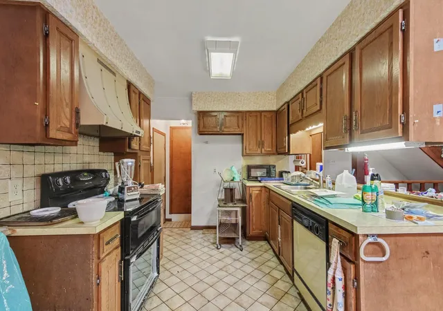 Photo 5 of Single family home for sale at 6700 Wildwood Dr, West Olive, MI 49460 | MLS# 66026042992 | Listing updated on 2026-08-15