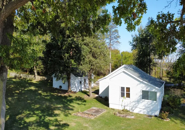Photo 3 of Mansion for sale at 41193 N Park St, Paw Paw, MI 49079 | MLS# 66026042989 | Listing updated on 2026-09-11