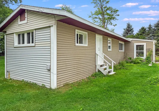 2nd image of 9010 E Edgar Rd, Vestaburg, MI 48891 | MLS# 79080072404