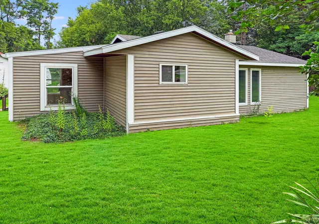 3rd image of 9010 E Edgar Rd, Vestaburg, MI 48891 | MLS# 79080072404