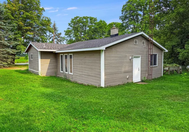 4th image of 9010 E Edgar Rd, Vestaburg, MI 48891 | MLS# 79080072404