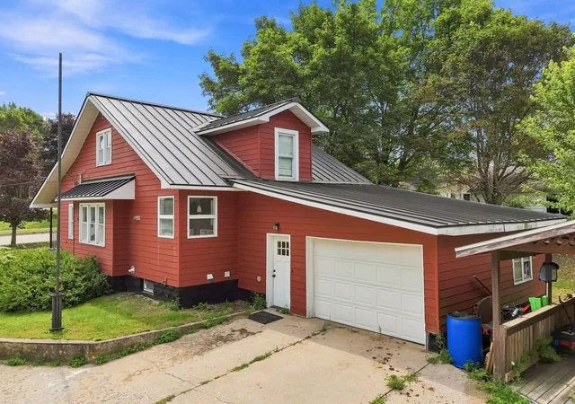 Photo 4 of Single family home for sale at 510 W Main, Manton, MI 49663 | MLS# 78080072405 | Listing updated on 2026-08-21