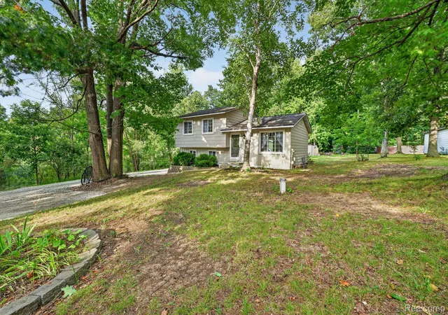 Photo 3 of Single family home for sale at 2350 Indian Rd, Lapeer, MI 48446 | MLS# 20261064955 | Listing updated on 2026-09-15