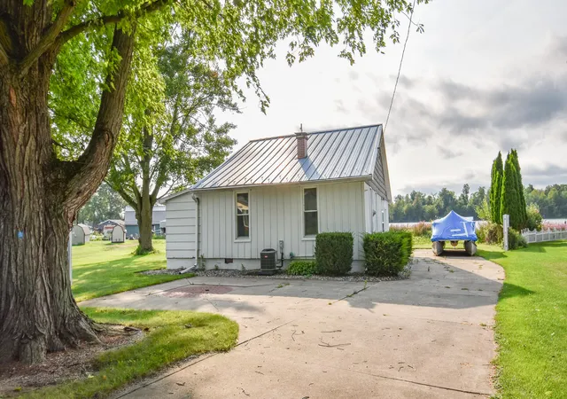 2nd image of 416 W Russell Dr, Coldwater, MI 49036 | MLS# 62026042995