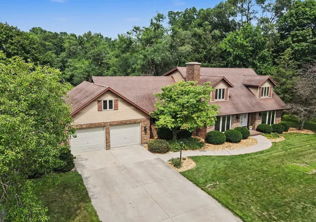 Photo 3 of Single family home for sale at 604 Flower St, Three Rivers, MI 49093 | MLS# 68026042996 | Listing updated on 2026-09-15