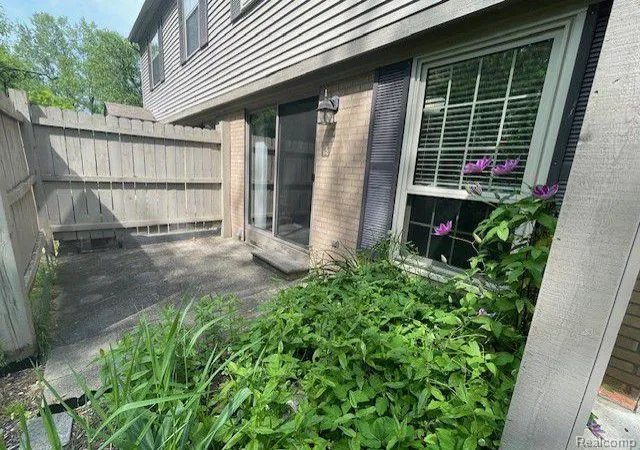 Photo 1 of Sale Pending at 3181 Hidden Ridge Dr, Waterford, MI 48328 | MLS# 20261064958 | Listing updated on 2026-09-09