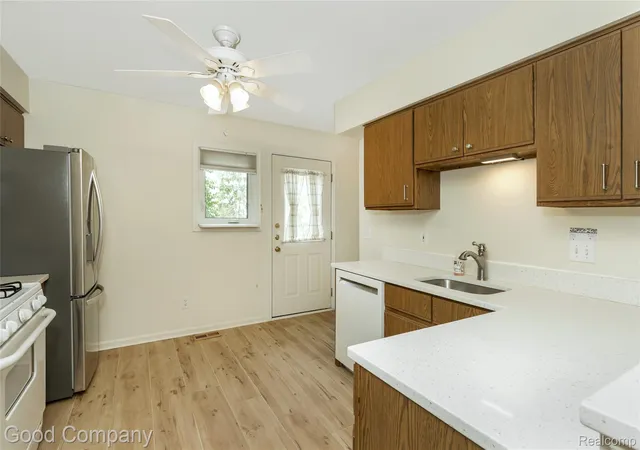Photo 4 of Condo for sale at 29684 Olympia Ct, Farmington Hills City Oakland, MI 48336 | MLS# 20261064961 | Listing updated on 2026-08-30