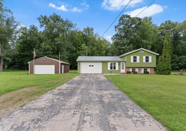 Photo 1 of Sale Pending at 19070 State Line Rd, Mason Township Cass, MI 49112 | MLS# 69026042999 | Listing updated on 2026-08-29