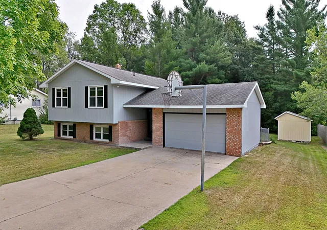 1st image of 8133 Cherry Ln, Cadillac, MI 49601 | MLS# 78080072406