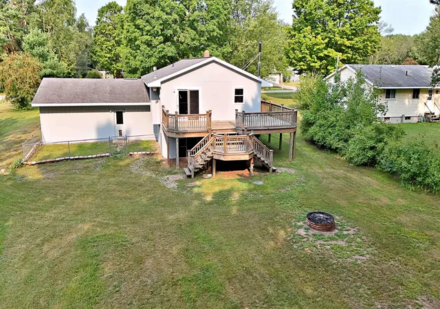Photo 3 of Single family home for sale at 8133 Cherry Ln, Cadillac, MI 49601 | MLS# 78080072406 | Listing updated on 2026-09-18