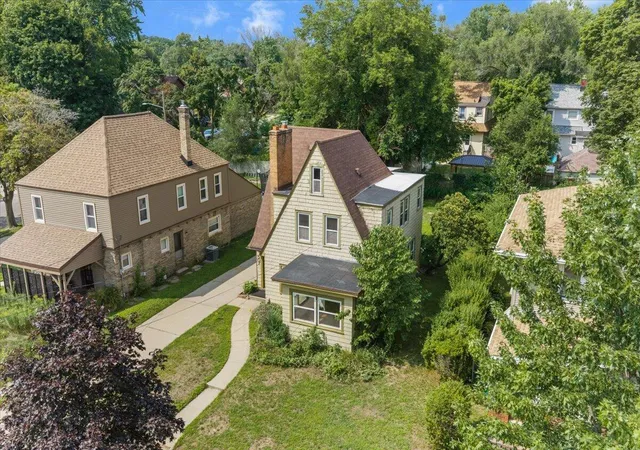 Photo 3 of Single family home for sale at 507 Elliott St Se, Grand Rapids, MI 49507 | MLS# 65026043006 | Listing updated on 2026-09-25
