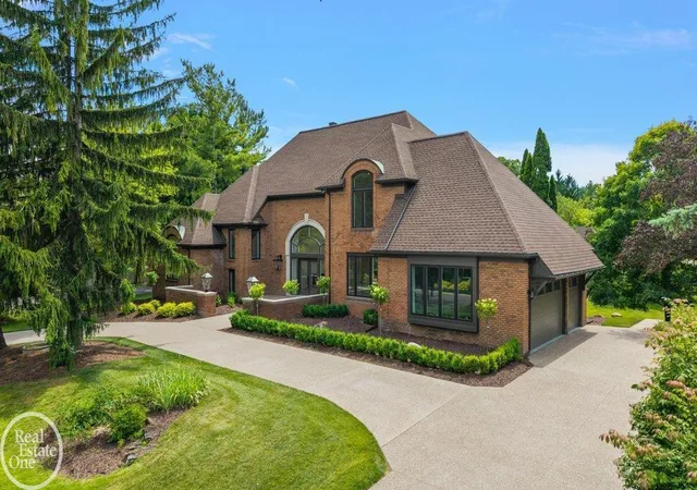 Photo 1 of Mansion for sale at 4585 Kiftsgate Bnd, Bloomfield Hills, MI 48302 | MLS# 58050218677 | Listing updated on 2026-09-13