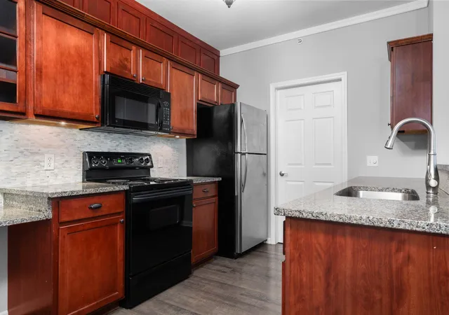 Listing Photo 4 - Condo for sale in building located at 331 Scio Vlg Ct, Ann Arbor, MI 48103 - Unit #279