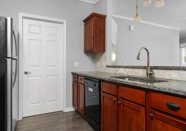 Listing Photo 5 - Condo for sale in building located at 331 Scio Vlg Ct, Ann Arbor, MI 48103 - Unit #279