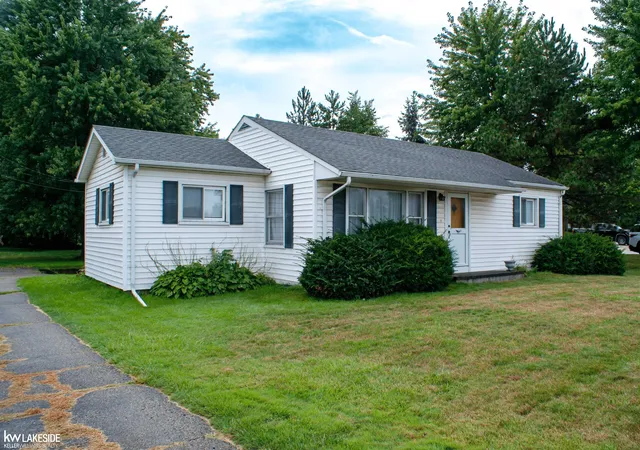 Photo 1 of Single family home for sale at 16890 25 Mile Rd, Macomb, MI 48042 | MLS# 58050218679 | Listing updated on 2026-09-17