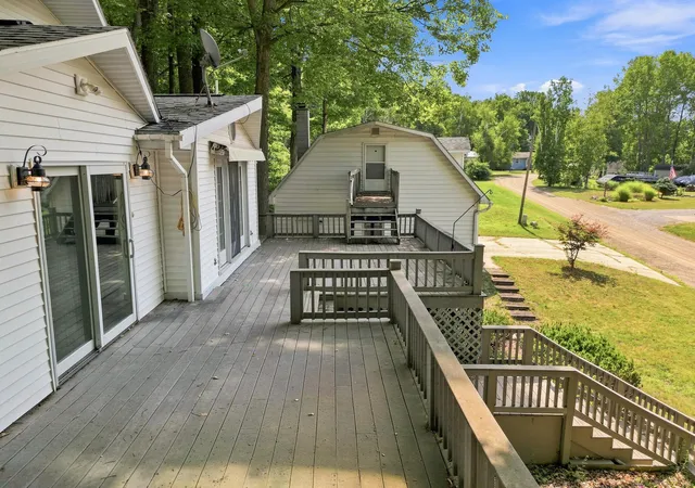 Photo 4 of Single family home for sale at 18934 Hillview Blvd, Barryton, MI 49305 | MLS# 72026043017 | Listing updated on 2026-08-15