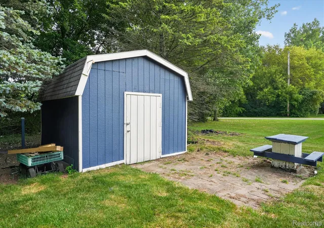36th image of 5219 E Carpenter Rd, Flint, MI 48506 | MLS# 20261064986