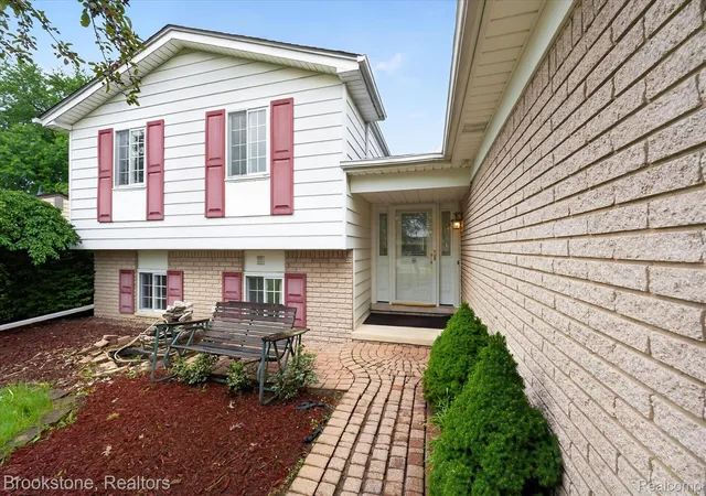 Photo 4 of Single family home for sale at 39795 Waldorf Dr, Clinton Township, MI 48038 | MLS# 20261064988 | Listing updated on 2026-09-02