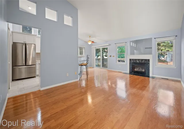 Listing Photo 5 - Condo for sale in building located at 6351 Pembrook Dr, Westland, MI 48185