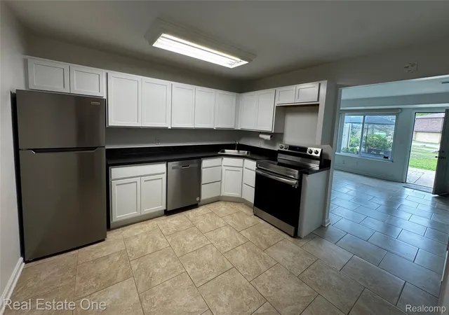 4th image of 872 N Main St, Milford, MI 48381 | MLS# 20261064990