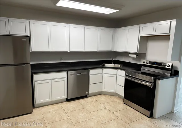 5th image of 872 N Main St, Milford, MI 48381 | MLS# 20261064990