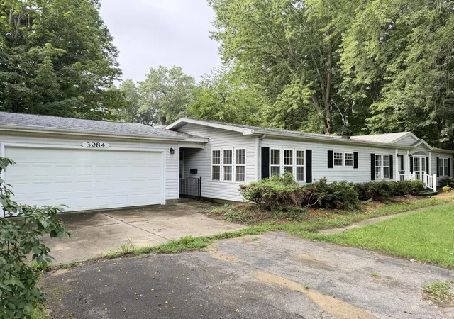 1st image of 3084 S Pipestone Rd, Benton Harbor, MI 49022 | MLS# 69026043022