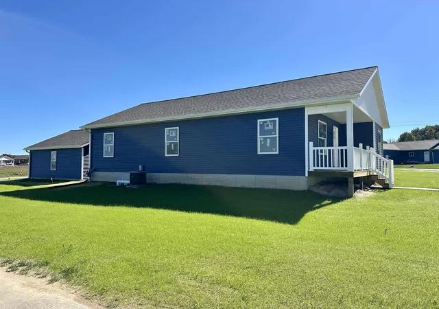 Photo 3 of Single family home for sale at 905 Sepia St, Traverse City, MI 49696 | MLS# 78080072414 | Listing updated on 2026-08-18