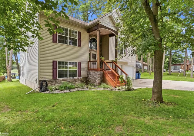 2nd image of 1539 W Rolston Rd, Linden, MI 48451 | MLS# 5050218683