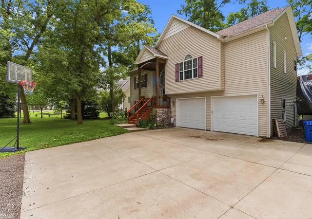 Photo 3 of Single family home for sale at 1539 W Rolston Rd, Linden, MI 48451 | MLS# 5050218683 | Listing updated on 2026-08-21