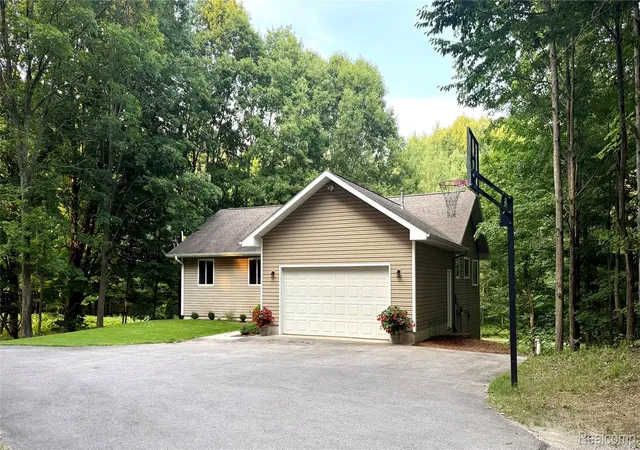 Photo 2 of Single family home for sale at 4464 Prouty Rd, Traverse City, MI 49686 | MLS# 20261064995 | Listing updated on 2026-09-15