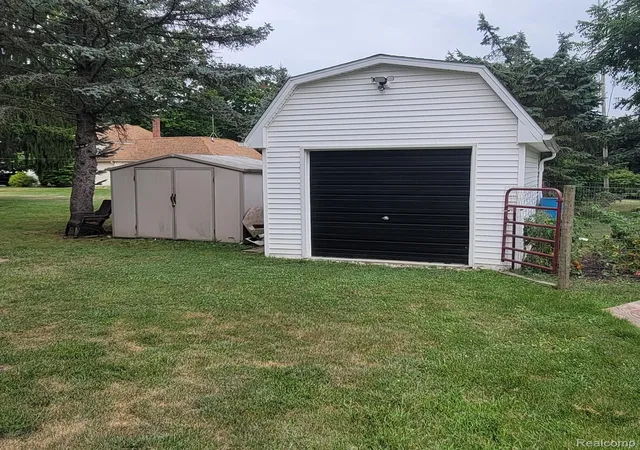 5th image of 5562 Liberty St, Dryden, MI 48428 | MLS# 20261065009