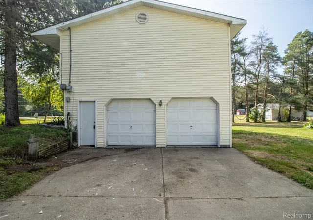 Photo 4 of Single family home for sale at 10340 Farrand Rd, Montrose Charter Township Genesee, MI 48457 | MLS# 20261065015 | Listing updated on 2026-09-12