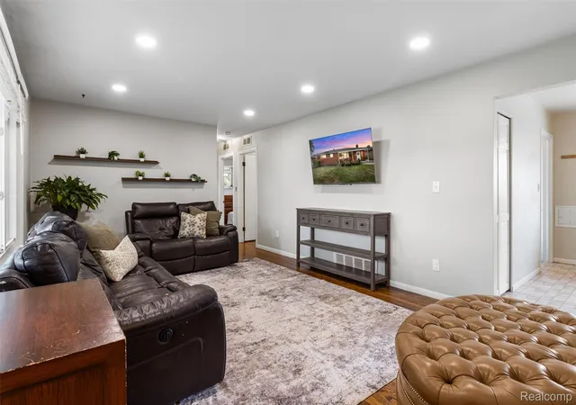 1st image of 15512 Bainbridge St, Livonia, MI 48154 | MLS# 20261065022