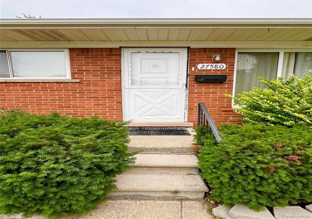 Photo 3 of Single family home for sale at 27580 Jean Rd, Warren, MI 48093 | MLS# 20261065026 | Listing updated on 2026-08-16