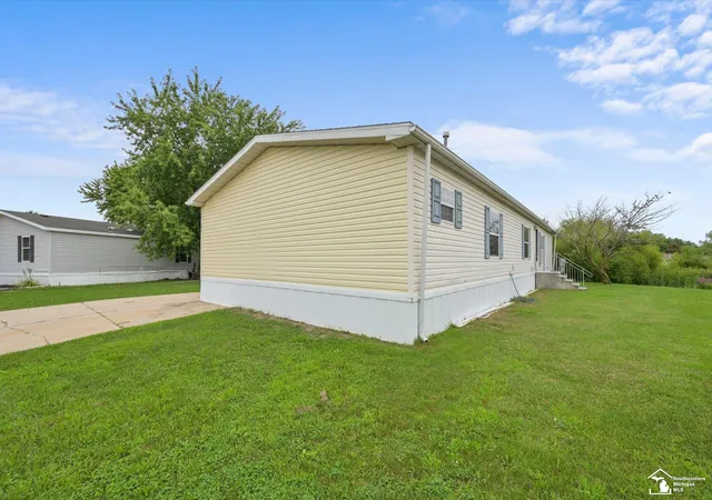 Photo 32 of Single family home for sale at 584 Pine Tree Ct, Monroe, MI 48161 | MLS# 57050218690 | Listing updated on 2026-10-07