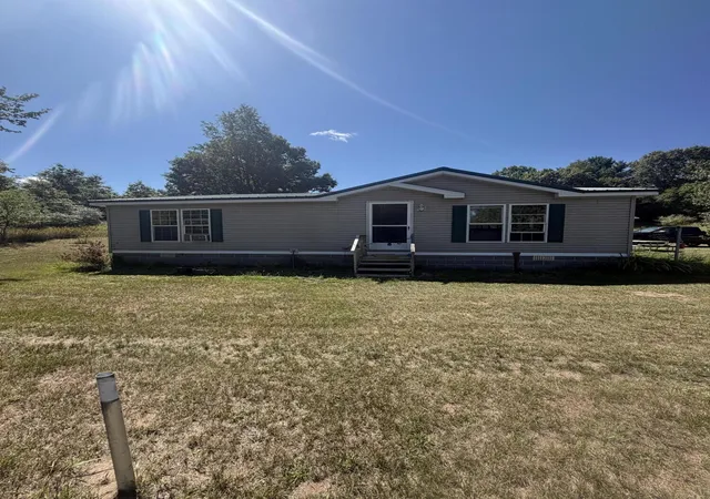 Photo 1 of Single family home for sale at 1887 E Fish Rd, Shelby, MI 49455 | MLS# 67026043041 | Listing updated on 2026-08-24