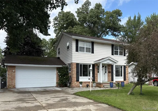 Photo 1 of Single family home for sale at 3125 Elk St, Port Huron, MI 48060 | MLS# 20261065032 | Listing updated on 2026-08-18