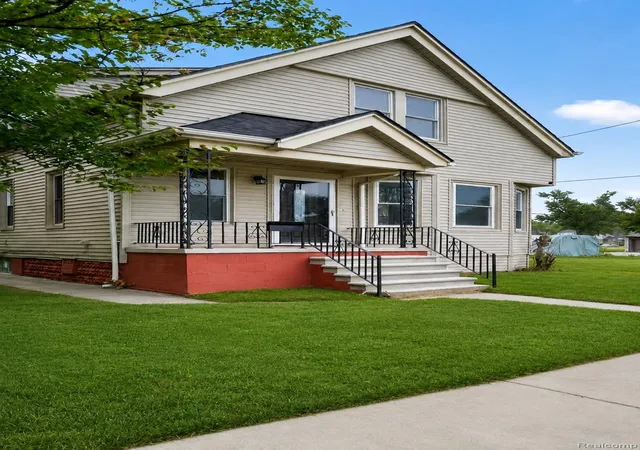 Photo 1 of Single family home for sale at 5012 Fischer St, Detroit, MI 48213 | MLS# 20261065036 | Listing updated on 2026-09-06