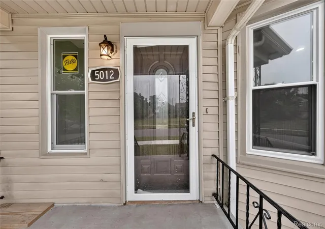 Photo 3 of Single family home for sale at 5012 Fischer St, Detroit, MI 48213 | MLS# 20261065036 | Listing updated on 2026-09-06