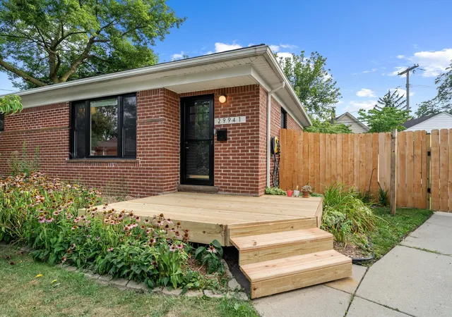 2nd image of 29941 Leona Ct, Garden City, MI 48135 | MLS# 81026043051