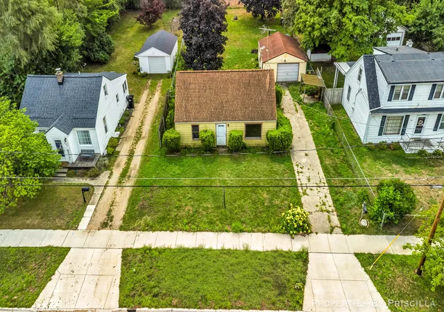 1st image of 348 Ridgewood St Se, Grand Rapids, MI 49548 | MLS# 65026043050