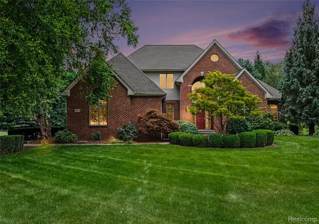 Photo 1 of Sale Pending at 4678 Edinburgh Dr, Howell, MI 48843 | MLS# 20261065039 | Listing updated on 2026-09-17