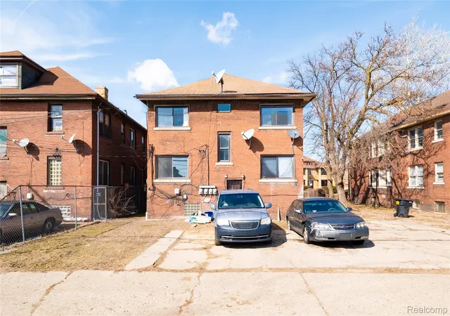 Listing Photo 2 - Condo for sale in building located at 3235 Monterey St, Detroit, MI 48206 - Unit #