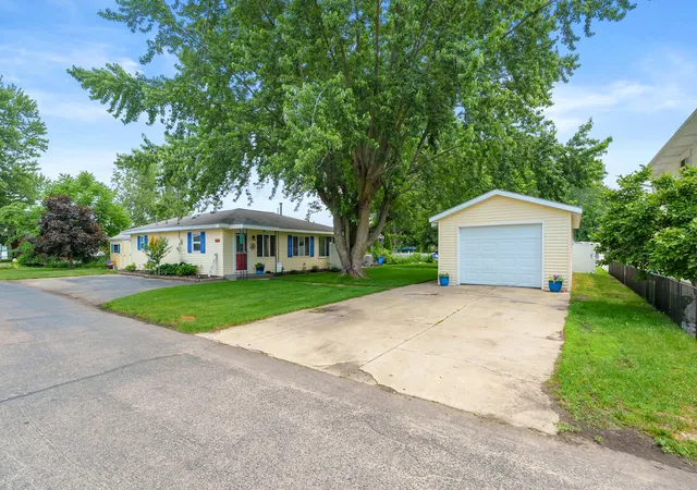 Photo 2 of Single family home for sale at 4135 W Joy Rd, Shelbyville, MI 49344 | MLS# 66026043055 | Listing updated on 2026-08-16